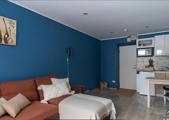 Cozy Apartment Near The Sea